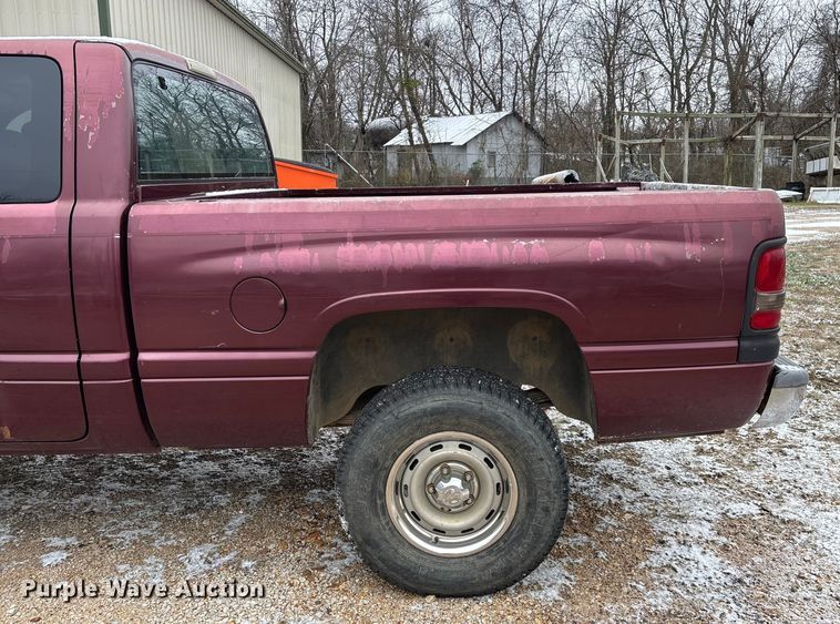 image for item ED2421 2001 Dodge Ram 1500 Ext. Cab pickup truck