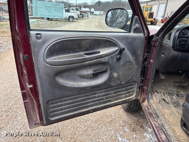 image for item ED2421 2001 Dodge Ram 1500 Ext. Cab pickup truck