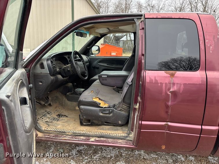 image for item ED2421 2001 Dodge Ram 1500 Ext. Cab pickup truck