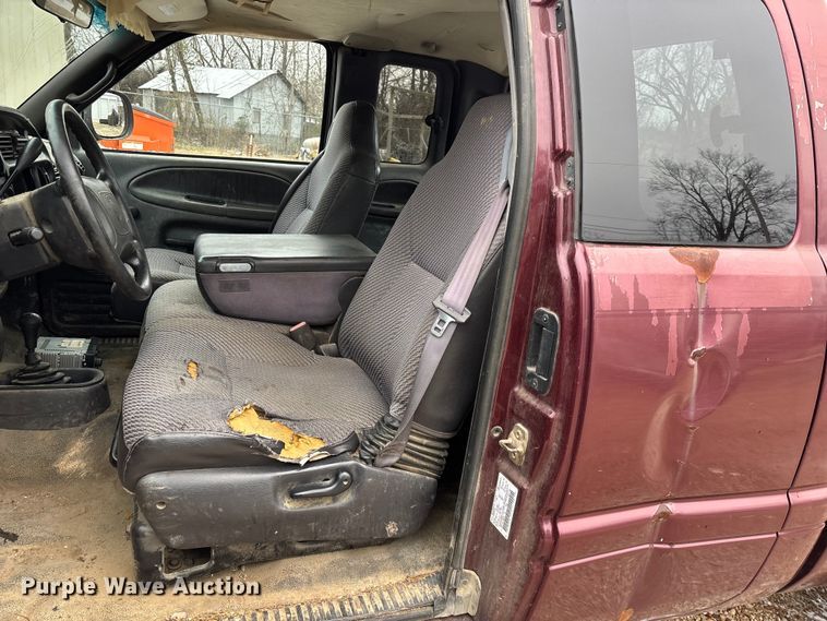 image for item ED2421 2001 Dodge Ram 1500 Ext. Cab pickup truck