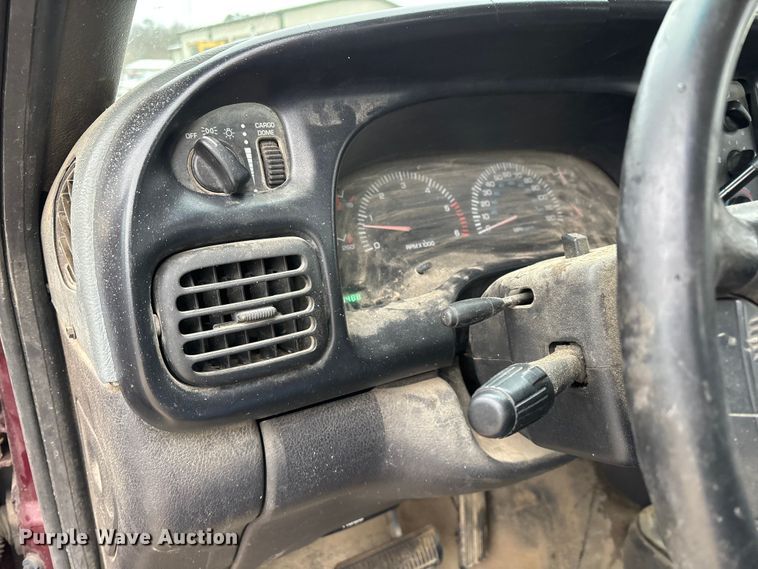 image for item ED2421 2001 Dodge Ram 1500 Ext. Cab pickup truck