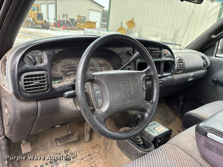 image for item ED2421 2001 Dodge Ram 1500 Ext. Cab pickup truck