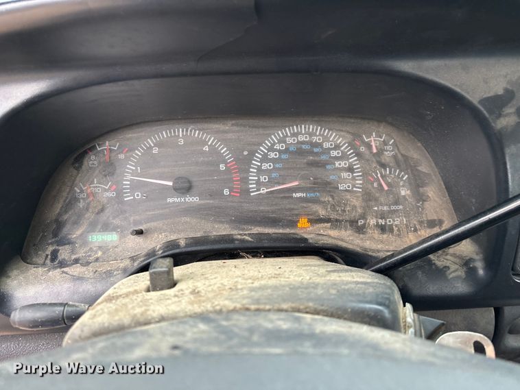 image for item ED2421 2001 Dodge Ram 1500 Ext. Cab pickup truck