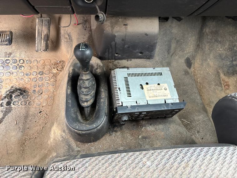 image for item ED2421 2001 Dodge Ram 1500 Ext. Cab pickup truck