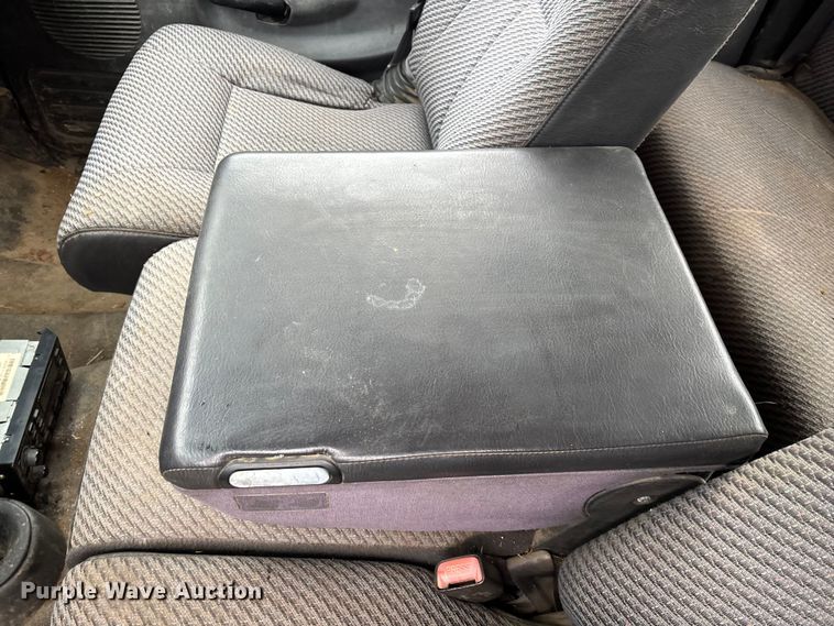 image for item ED2421 2001 Dodge Ram 1500 Ext. Cab pickup truck