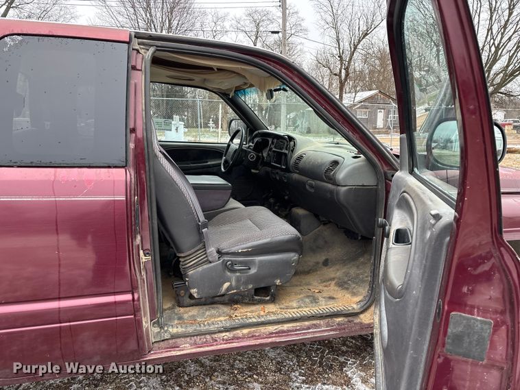 image for item ED2421 2001 Dodge Ram 1500 Ext. Cab pickup truck