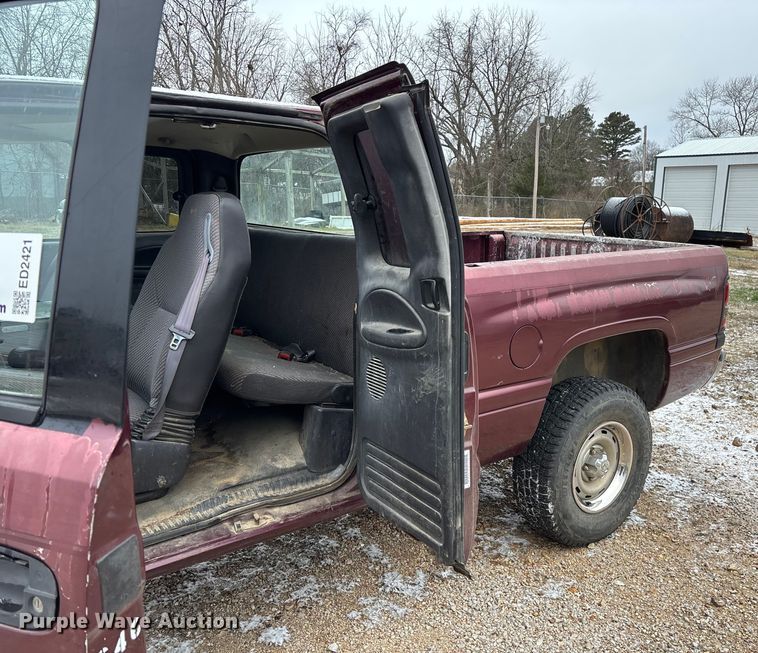 image for item ED2421 2001 Dodge Ram 1500 Ext. Cab pickup truck