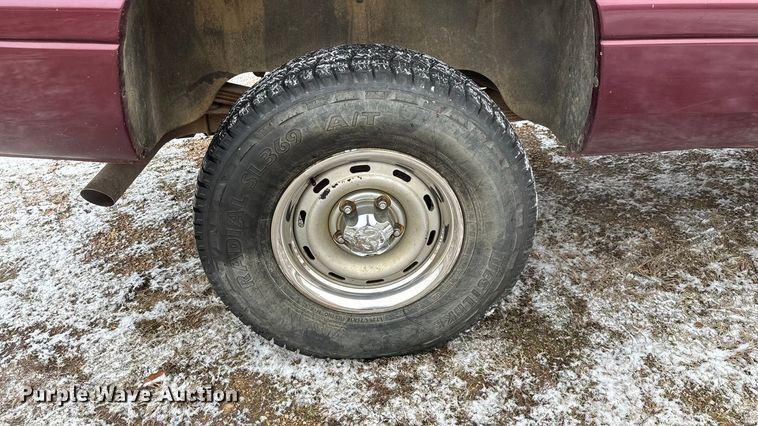 image for item ED2421 2001 Dodge Ram 1500 Ext. Cab pickup truck