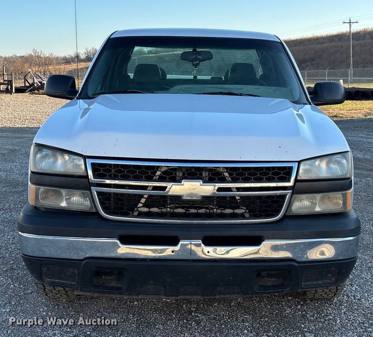 image for item ED2436 2006 Chevrolet Silverado 15000 Ext. Cab pickup truck