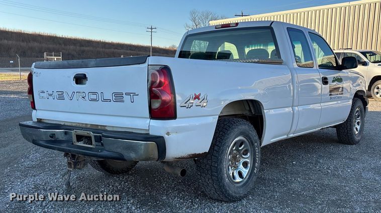 image for item ED2436 2006 Chevrolet Silverado 15000 Ext. Cab pickup truck