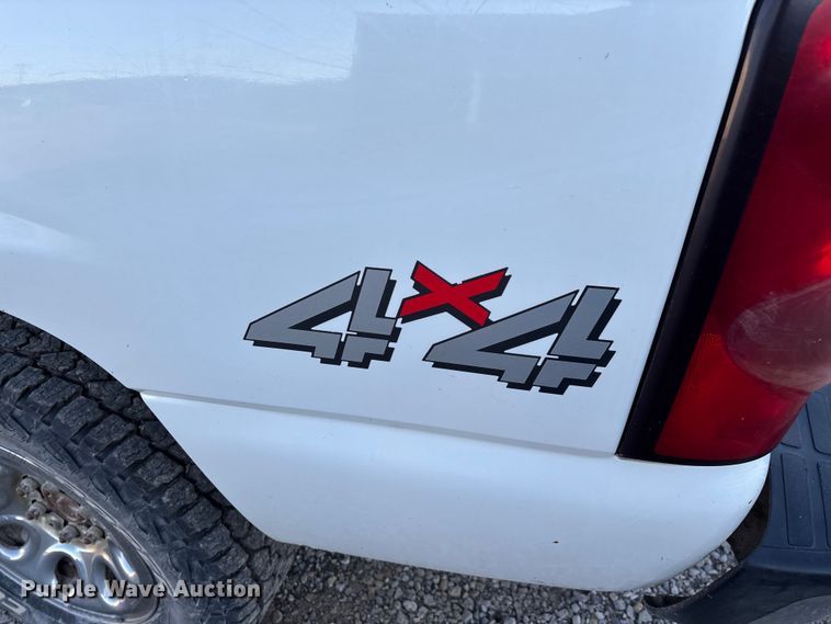 image for item ED2436 2006 Chevrolet Silverado 15000 Ext. Cab pickup truck