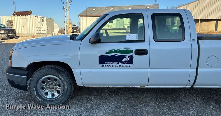 image for item ED2436 2006 Chevrolet Silverado 15000 Ext. Cab pickup truck