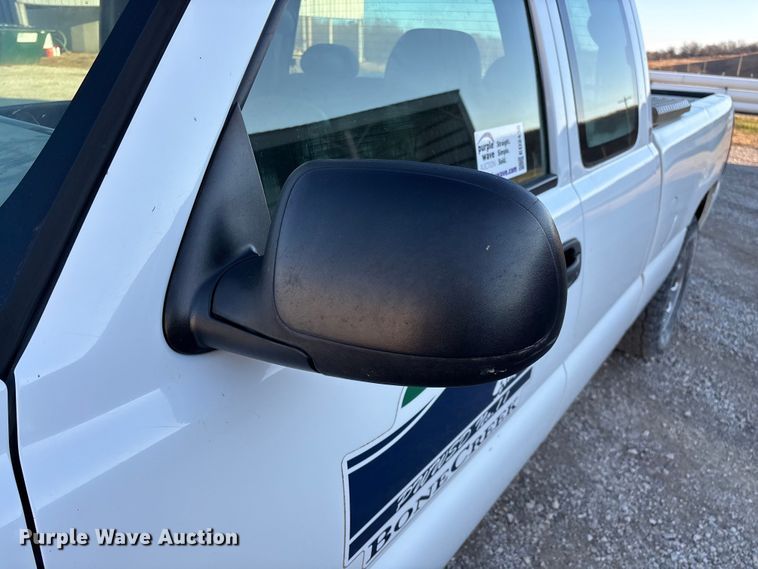 image for item ED2436 2006 Chevrolet Silverado 15000 Ext. Cab pickup truck