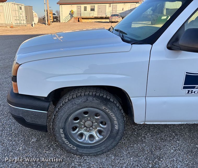 image for item ED2436 2006 Chevrolet Silverado 15000 Ext. Cab pickup truck