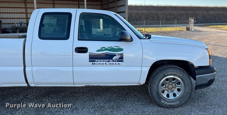 image for item ED2436 2006 Chevrolet Silverado 15000 Ext. Cab pickup truck
