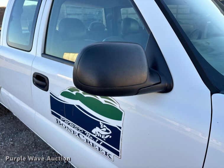 image for item ED2436 2006 Chevrolet Silverado 15000 Ext. Cab pickup truck