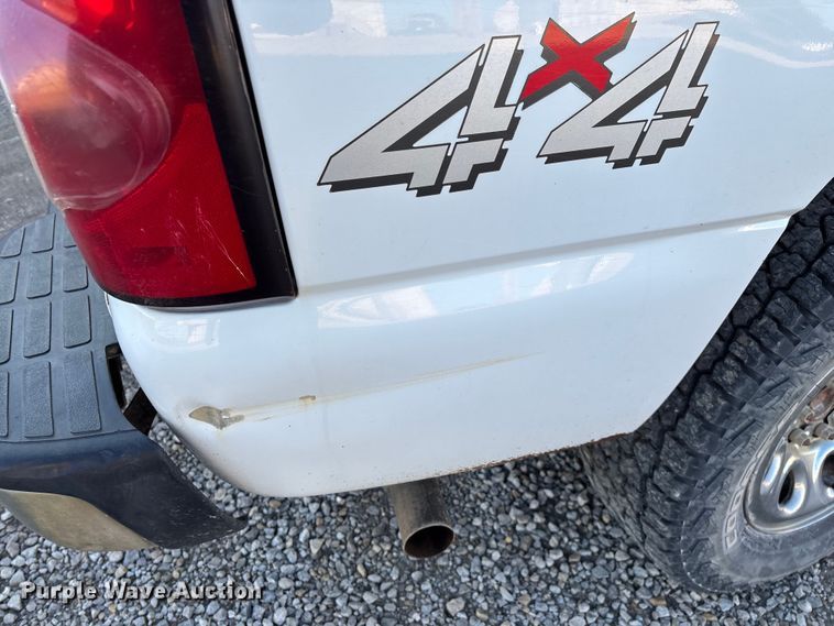 image for item ED2436 2006 Chevrolet Silverado 15000 Ext. Cab pickup truck