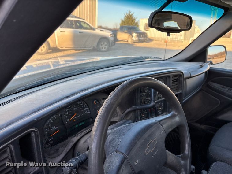 image for item ED2436 2006 Chevrolet Silverado 15000 Ext. Cab pickup truck