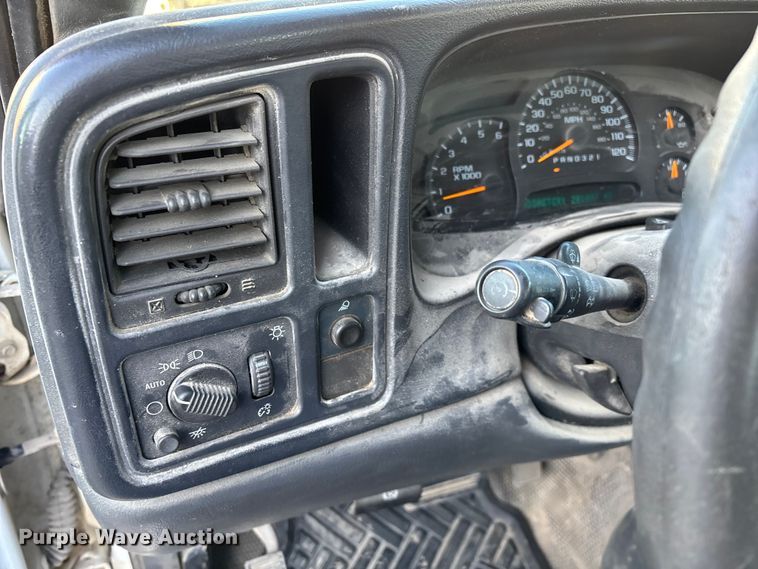 image for item ED2436 2006 Chevrolet Silverado 15000 Ext. Cab pickup truck