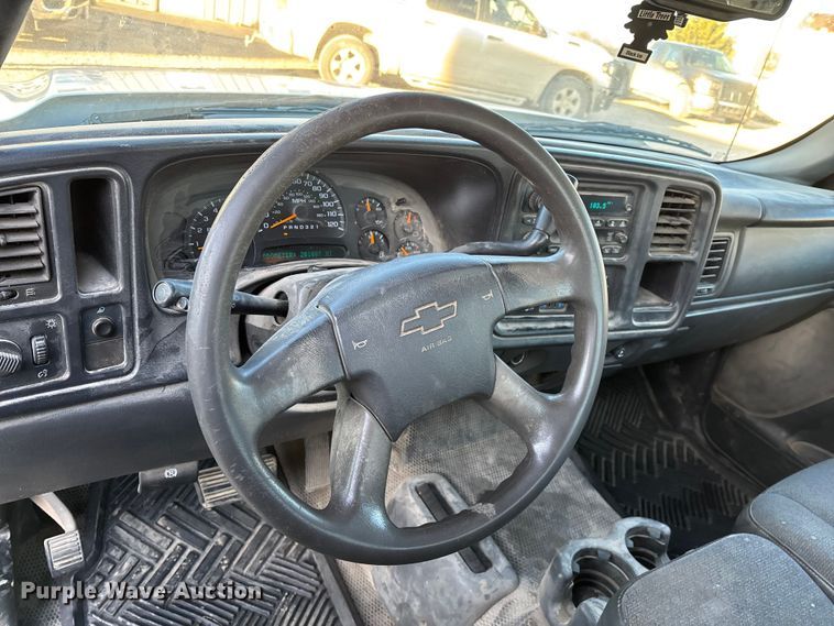 image for item ED2436 2006 Chevrolet Silverado 15000 Ext. Cab pickup truck