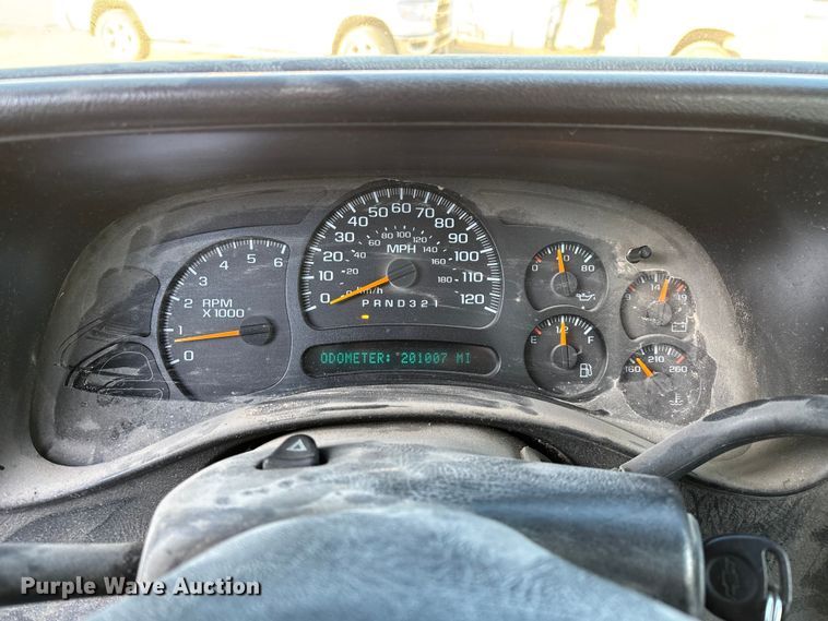 image for item ED2436 2006 Chevrolet Silverado 15000 Ext. Cab pickup truck