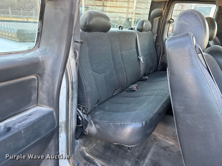 image for item ED2436 2006 Chevrolet Silverado 15000 Ext. Cab pickup truck
