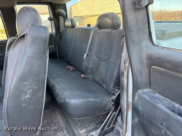 image for item ED2436 2006 Chevrolet Silverado 15000 Ext. Cab pickup truck