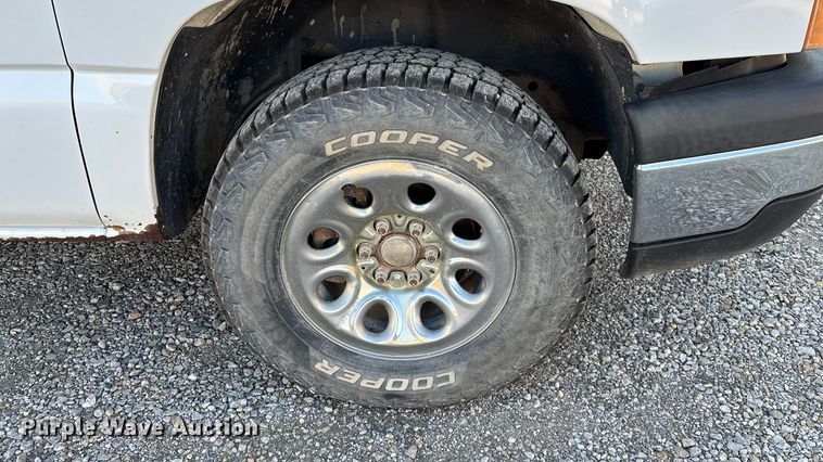 image for item ED2436 2006 Chevrolet Silverado 15000 Ext. Cab pickup truck
