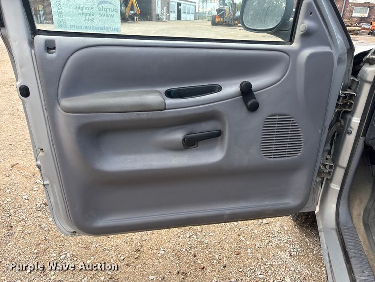 image for item EE4207 1998 Dodge Ram 1500 pickup truck