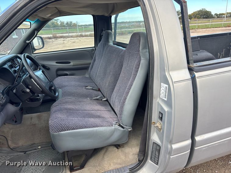 image for item EE4207 1998 Dodge Ram 1500 pickup truck