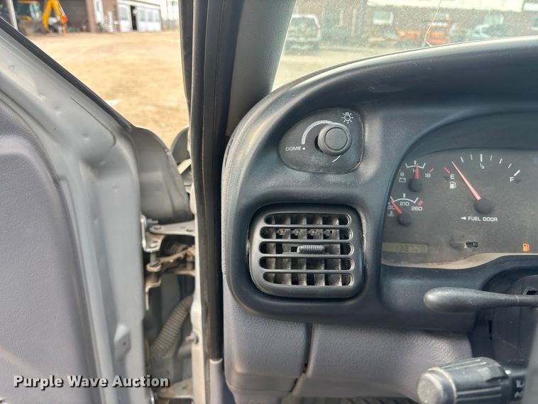 image for item EE4207 1998 Dodge Ram 1500 pickup truck