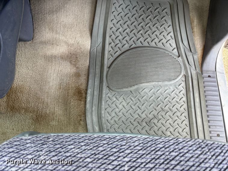 image for item EE4207 1998 Dodge Ram 1500 pickup truck