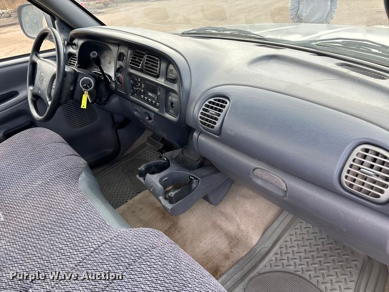 image for item EE4207 1998 Dodge Ram 1500 pickup truck