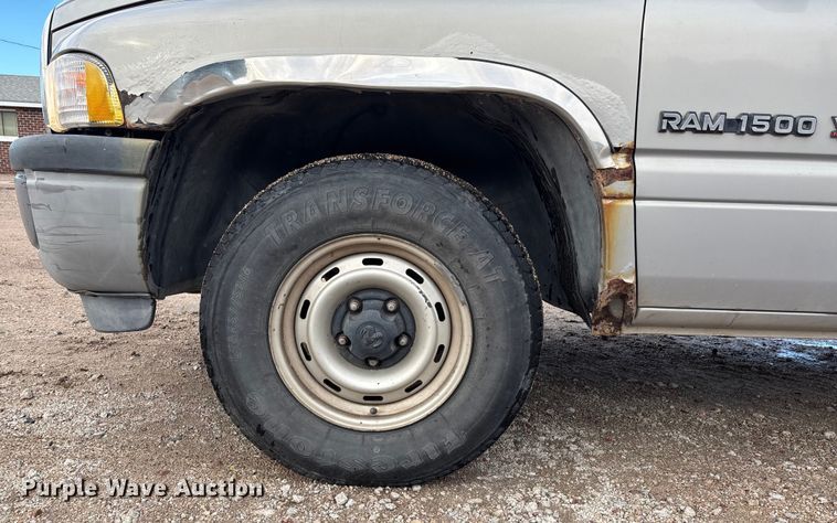 image for item EE4207 1998 Dodge Ram 1500 pickup truck