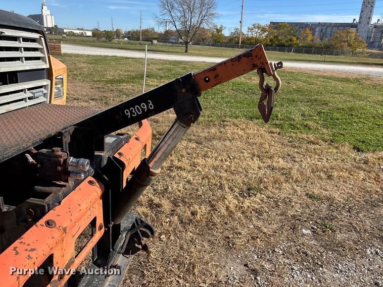 image for item EE4359 1993 Ford F800 dump truck