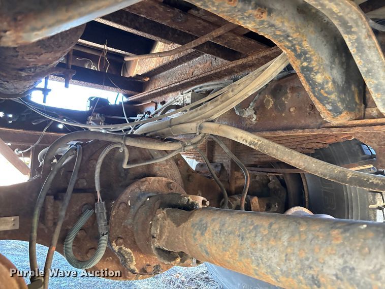 image for item EE4359 1993 Ford F800 dump truck