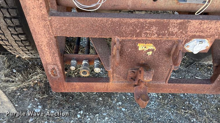 image for item EE4359 1993 Ford F800 dump truck