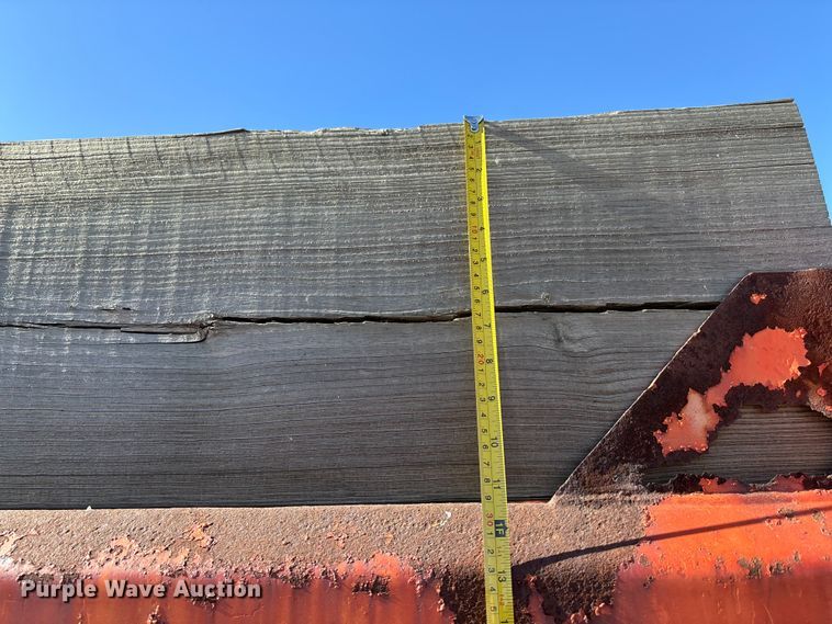 image for item EE4359 1993 Ford F800 dump truck