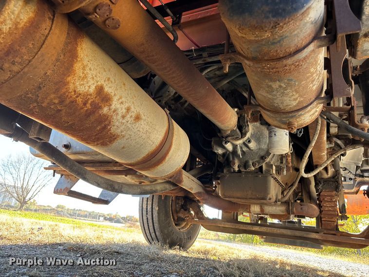 image for item EE4359 1993 Ford F800 dump truck