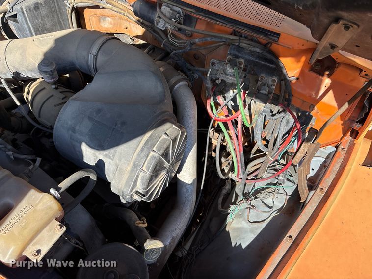 image for item EE4359 1993 Ford F800 dump truck