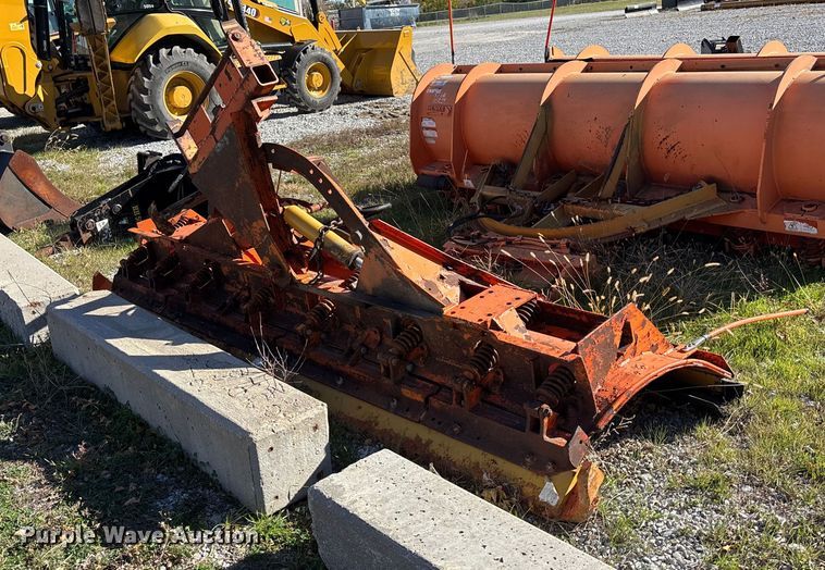 image for item EE4359 1993 Ford F800 dump truck