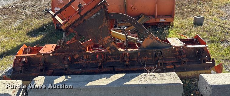 image for item EE4359 1993 Ford F800 dump truck