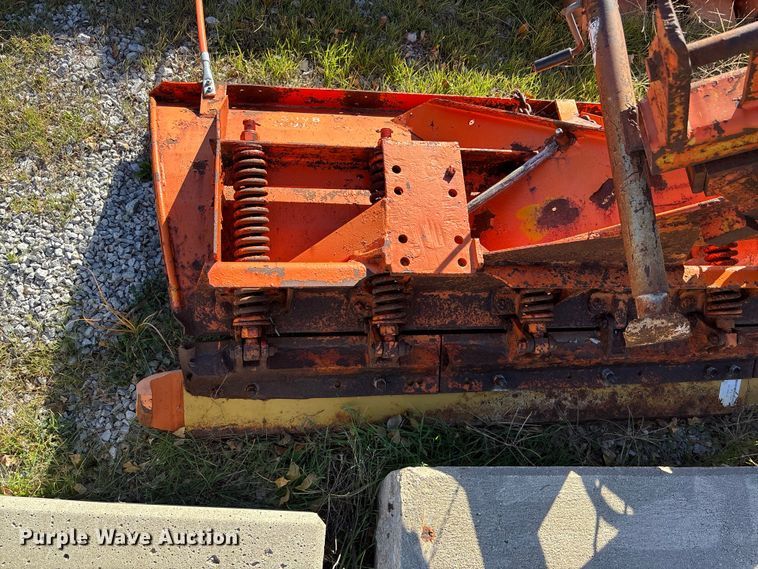 image for item EE4359 1993 Ford F800 dump truck