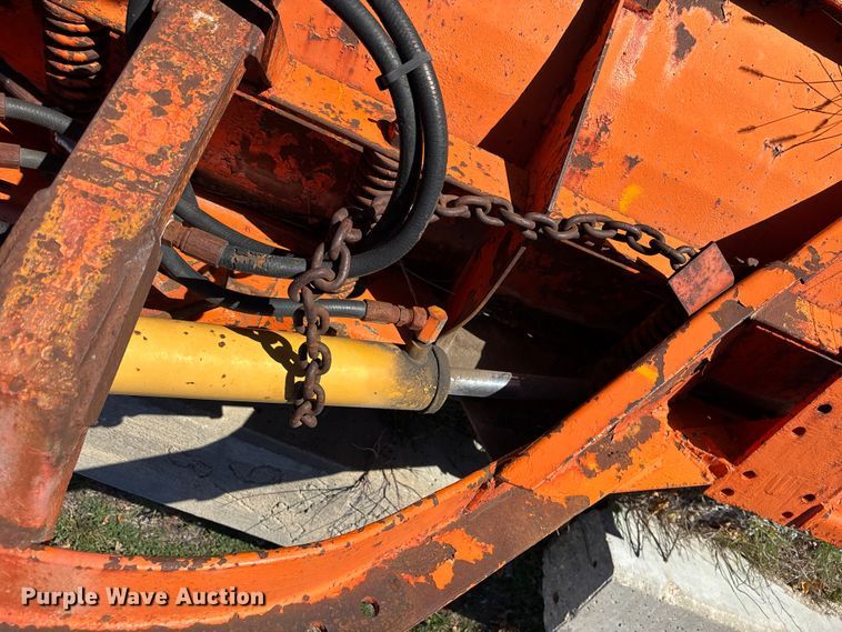 image for item EE4359 1993 Ford F800 dump truck