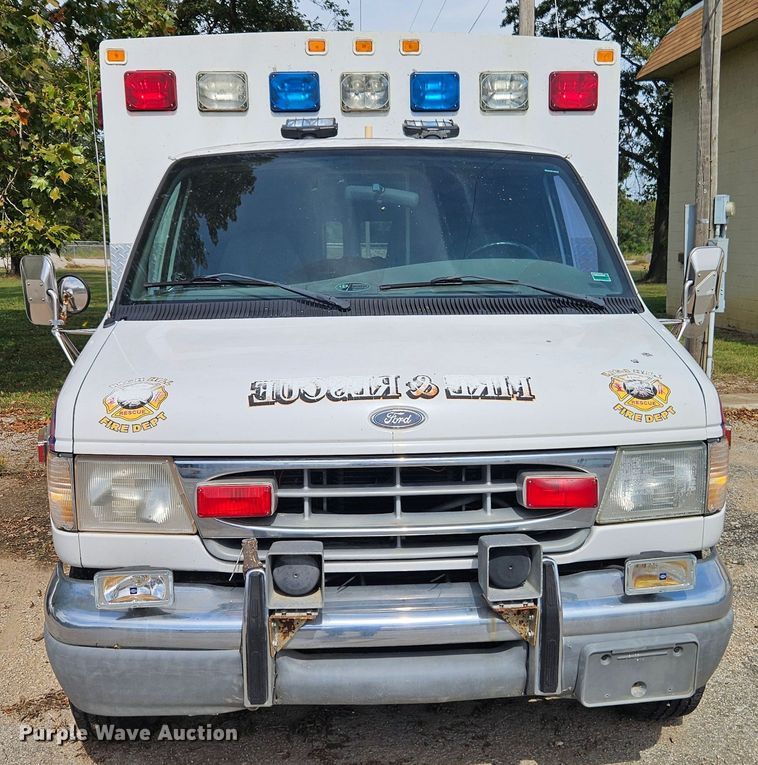 image for item EJ0071 1999 Ford E450 ambulance