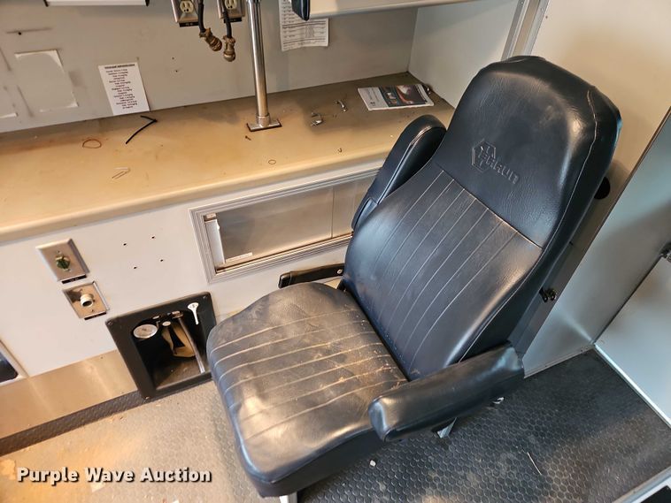 image for item EJ0071 1999 Ford E450 ambulance