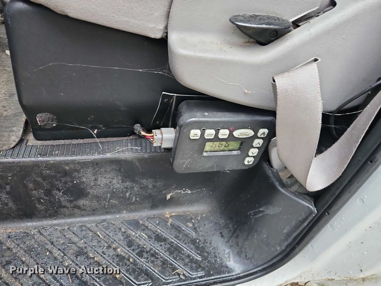 image for item EJ0071 1999 Ford E450 ambulance