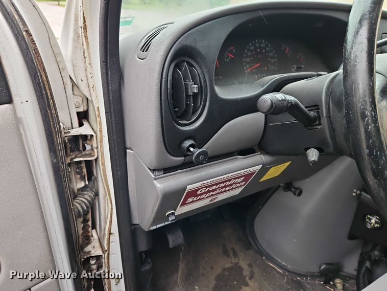 image for item EJ0071 1999 Ford E450 ambulance