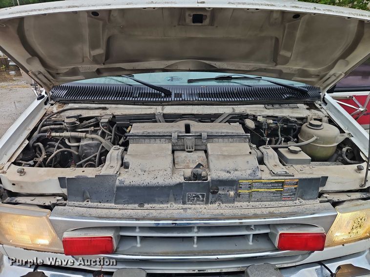 image for item EJ0071 1999 Ford E450 ambulance