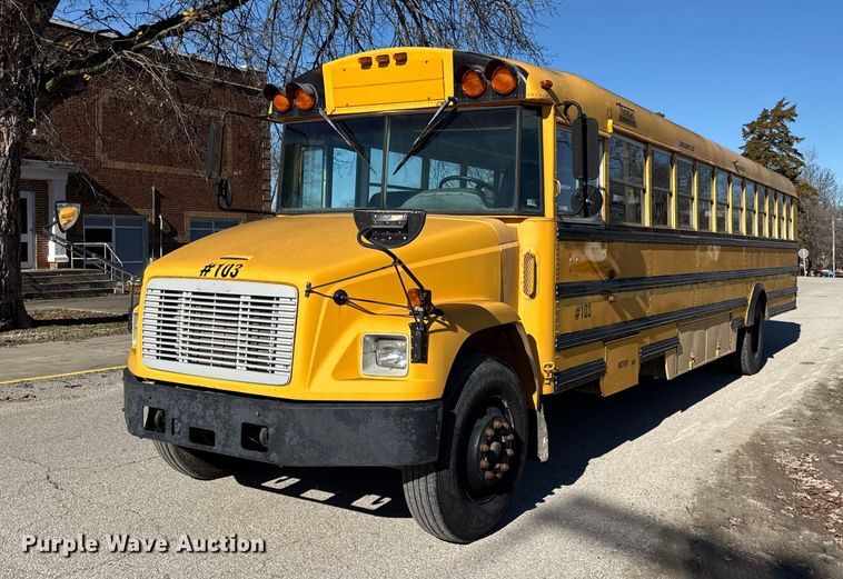 image for item EN0113 2001 Frightliner Thomas  bus